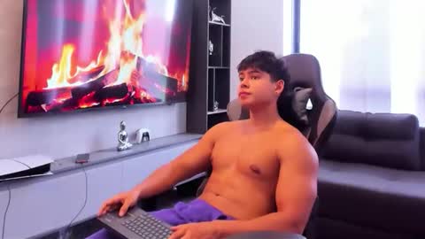 Oliver bray online show from March 24, 9:10 pm