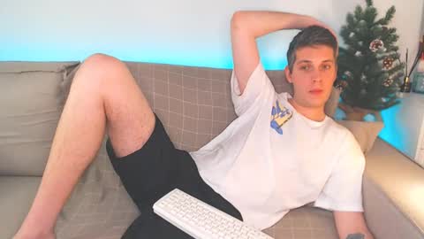 Oliver online show from January 8, 3:50 pm