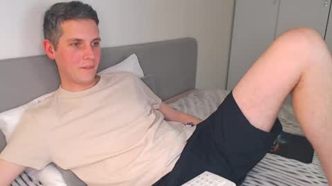 Oliver online show from February 28, 5:39 pm