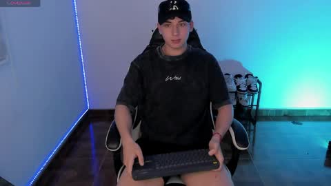 OLIVER online show from April 2, 11:44 pm