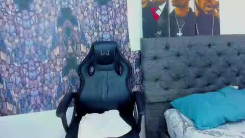 Snapshot of oliver_smith_2 chatting on February 22, 5:13 pm oliver_smith_2 online show from February 22, 5:13 pm