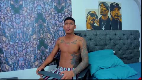 Snapshot of oliver_smith_2 chatting on January 6, 10:15 pm oliver_smith_2 online show from January 6, 10:15 pm