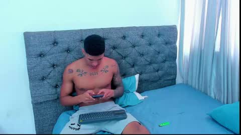 Snapshot of oliver_smith_2 chatting on December 12, 5:59 pm oliver_smith_2 online show from December 12, 5:59 pm