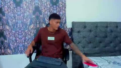 Snapshot of oliver_smith_2 chatting on February 27, 12:14 am oliver_smith_2 online show from February 27, 12:14 am