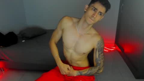 Snapshot of oliverbennet chatting on February 26, 10:26 pm Oliver bennet online show from February 26, 10:26 pm