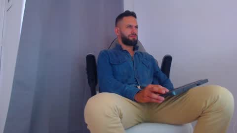 oliver online show from February 17, 7:33 pm