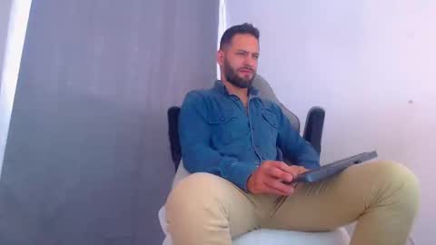 oliver online show from December 31, 4:46 pm