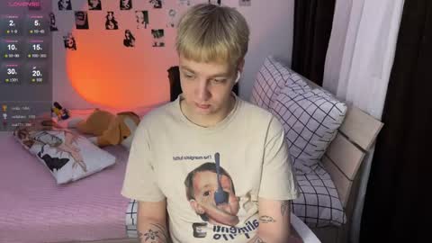 oliver online show from December 18, 1:39 pm