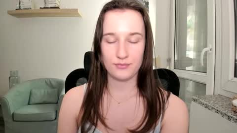 Oliwiaa2004 online show from January 30, 10:19 pm