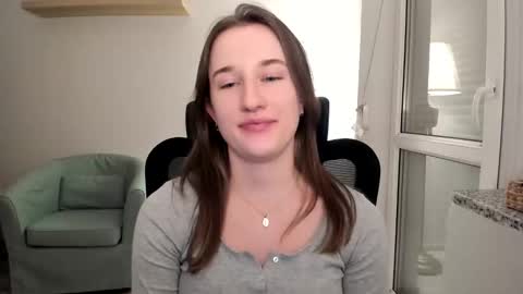 Oliwiaa2004 online show from December 1, 9:50 pm