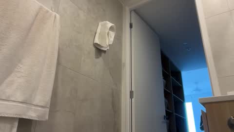 Olivia Brookes online show from October 3, 9:23 pm