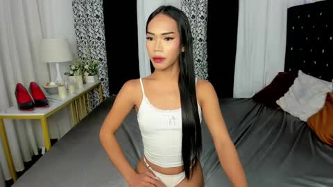 OLIVIA online show from April 26, 7:55 pm