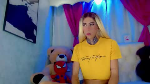 oliviahot01 online show from March 11, 2:47 am