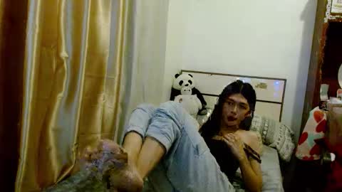 oliviaknightx online show from February 11, 7:56 am