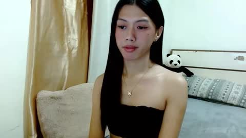 oliviaknightx online show from March 22, 8:57 pm