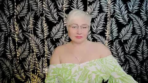 Kelly online show from April 10, 10:53 am