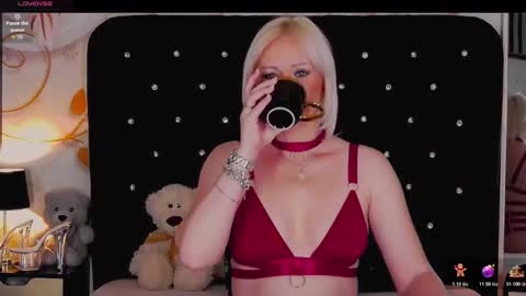 Olivia online show from November 27, 11:23 pm