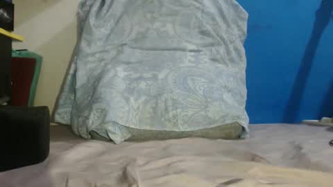 OlySantos online show from March 11, 7:03 pm