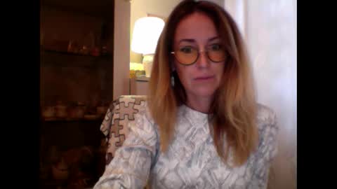 olyra11 online show from September 12, 8:49 am