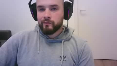 omgwhereim online show from December 16, 8:04 pm