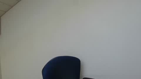 Somewhere over the rainbow online show from March 21, 8:19 am