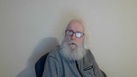 Somewhere over the rainbow online show from January 9, 4:01 pm