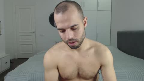 onebestlover online show from March 8, 9:39 am