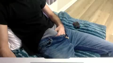 onehitwonder21 online show from March 8, 8:35 pm