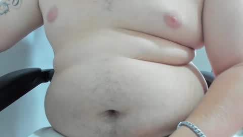 Snapshot of onewhiteboichub chatting on October 26, 9:36 pm Andres INDEPENDENT MODEL online show from October 26, 9:36 pm