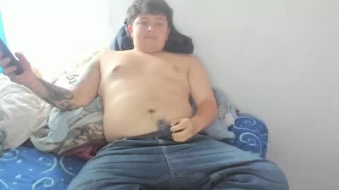 Snapshot of onewhiteboichub chatting on March 12, 8:09 pm Andres INDEPENDENT MODEL online show from March 12, 8:09 pm