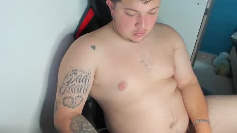 Snapshot of onewhiteboichub chatting on September 19, 1:37 pm Andres INDEPENDENT MODEL online show from September 19, 1:37 pm