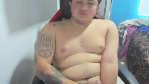 Snapshot of onewhiteboichub chatting on March 6, 5:43 pm Andres INDEPENDENT MODEL online show from March 6, 5:43 pm