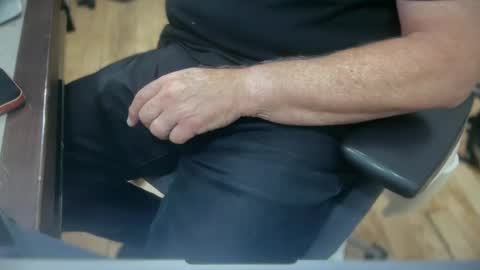 onlocationnyc online show from October 1, 12:43 am