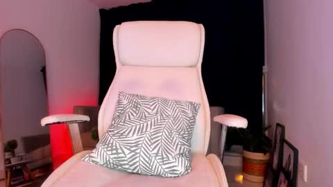 Snapshot of only_pammela chatting on October 7, 1:34 am misssaray official online show from October 7, 1:34 am