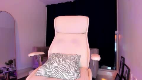 Snapshot of only_pammela chatting on October 13, 2:02 am misssaray official online show from October 13, 2:02 am