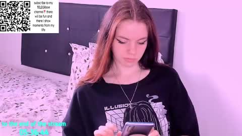 only_sarah1 online show from February 17, 8:38 pm