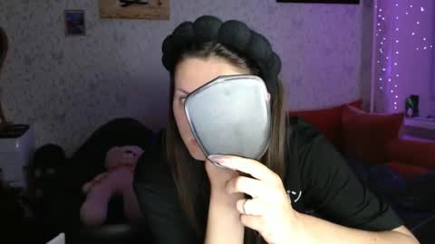 Amalia online show from April 13, 5:17 pm