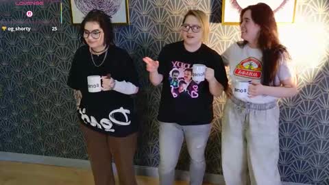     online show from November 30, 6:04 pm