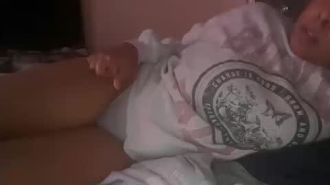 Snapshot of onlyinurdreams00 chatting on October 18, 3:00 am onlyinurdreams00 online show from October 18, 3:00 am