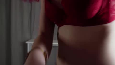 Hannah online show from December 14, 8:04 pm