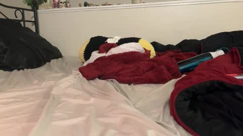 opalsessence_ online show from October 24, 6:47 am