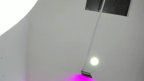 Snapshot of oriana_guzman chatting on March 8, 12:09 pm Miss Guzman online show from March 8, 12:09 pm
