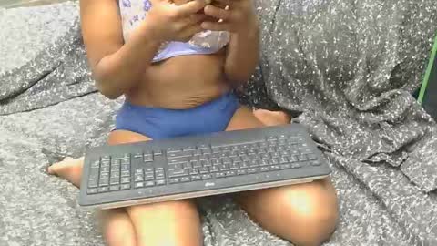 originalcali95 online show from April 18, 2:57 am