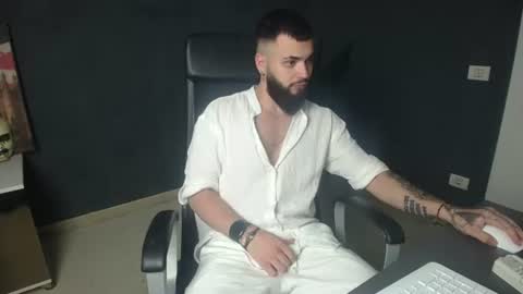 OscarWills online show from August 4, 3:02 am