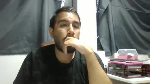 Snapshot of oscaryn_martell chatting on December 8, 9:02 am oscaryn_martell online show from December 8, 9:02 am
