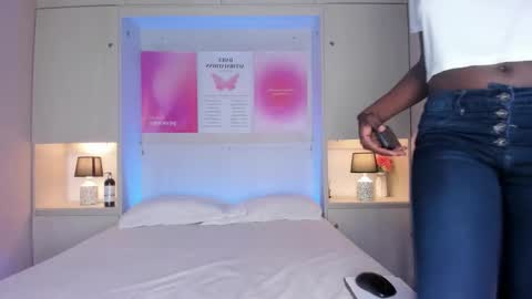 oshun_444 online show from March 21, 12:10 pm