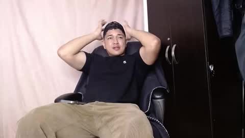 otto_stud online show from June 1, 4:03 am