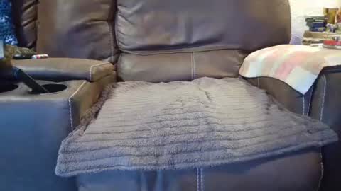 outdoorsmanmark71 online show from April 15, 10:21 pm