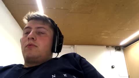 outflayd online show from October 30, 11:49 pm