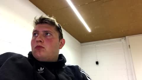 outflayd online show from April 18, 9:04 pm